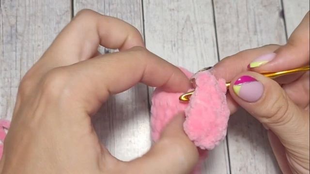 ??МАЛЫШ ОЛЕНЁНОК С ПЛЮШЕВОЙ ПРЯЖИ ВЯЗАНЫЙ КРЮЧКОМ ?crochet deer?gehäkeltes Reh смотреть онлайн