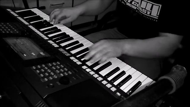Krótka demonstracja YAMAHA PSR-S770 смотреть онлайн