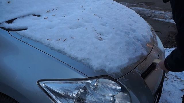 Вскрытие замерзшего капота автомобиля смотреть онлайн