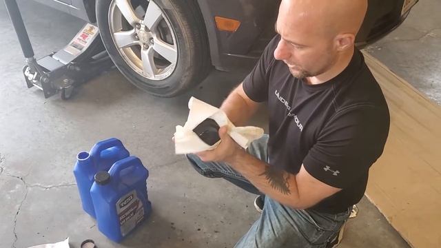 How to change oil in a 2011 Chevy Cruze. смотреть онлайн