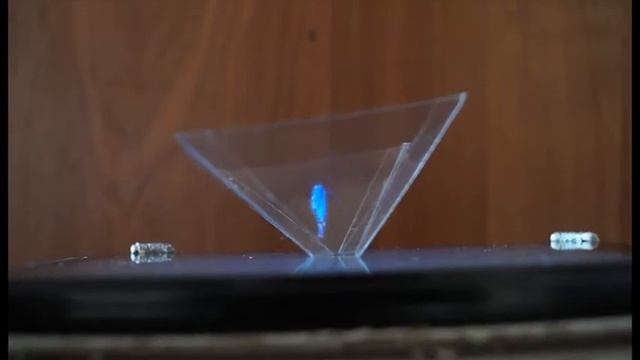 DjUsagi Shows A HOLOGRAM | домашняя ГОЛОГРАММА
