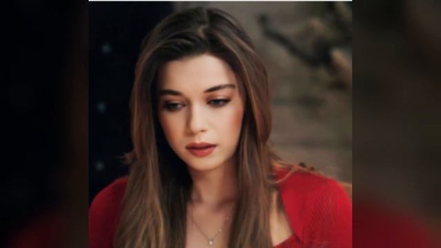 ¡¡Afra Saraçoğlu aparecerá en la portada de Harper's Bazaar en diciembre de 2023!! смотреть онлайн