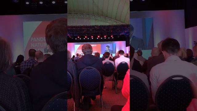 SPD Karl Lauterbach v.s kritische Frage gestellt und schlecht geantwortet смотреть онлайн