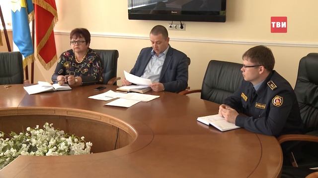 Совещание по ЖКХ: вывоз мусора, ремонт подъездов смотреть онлайн