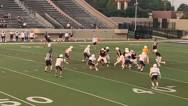09-17-2020 Scrimmage vs. L.D. Bell HS Junior Yr. 8yd WR Screen Reception смотреть онлайн