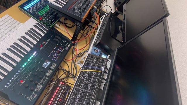 Machine Live Demonstration ii (Roland TR-8,KORG Monologue,KORG opsix,Behringer Pro-1,and KORG SQ-1) смотреть онлайн