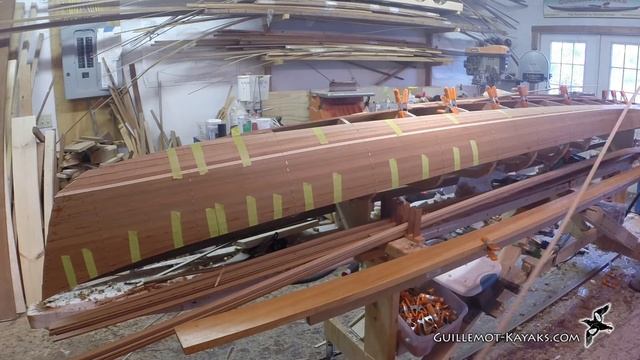 Making a Strip Built Kayaks - Stripping the Hull Bottom - E5 смотреть онлайн