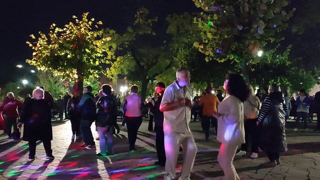 Букет из белых роз...... 15.10.23. смотреть онлайн