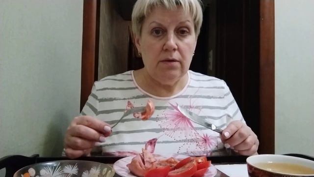 Вечерний мукбанг. Поговорим о домашних питомцах.