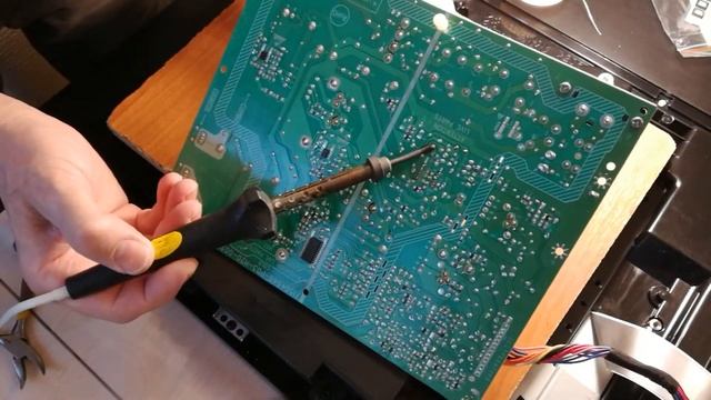 Неисправности блока питания 715G4546-P03-H20-003U в телевизоре Philips 42PFL4606H/60 смотреть онлайн