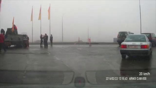 Танк на АЗС в Минске смотреть онлайн
