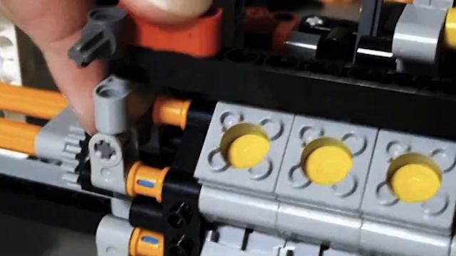 LEGO Technic - Ford® F-150 Raptor смотреть онлайн