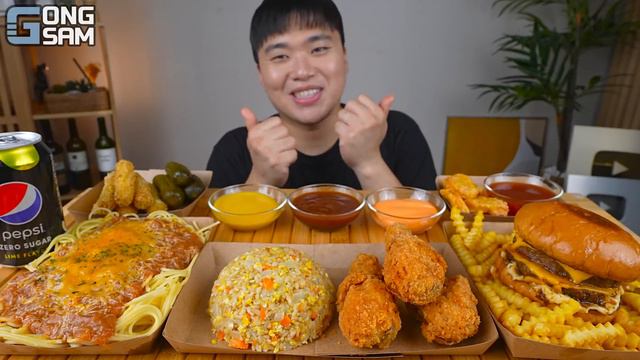ASMR MUKBANG 직접 만든 치즈 햄버거 치즈스틱 불닭볶음면 치킨먹방! & 레시피 FIRE NOODLES AND JOLLIBEE BURGER EATING SOUND!
