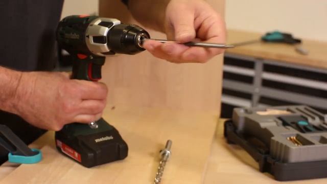 Вспомогательное устройство для выполнения скрытых соединений 4642000