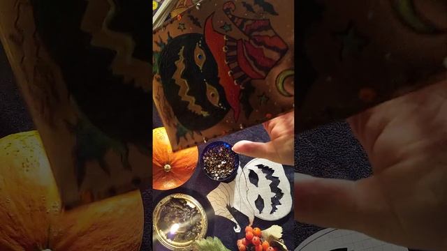 ASMR ? HELLOWEEN ? MY TAROT CASE #helloween #pumkin #tarot #handmade #spooky #artist #asmr #witch смотреть онлайн