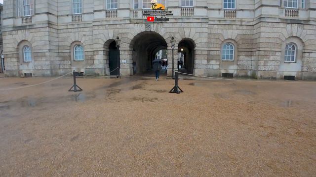 London's Royal Horse Guards: A Majestic Sight смотреть онлайн