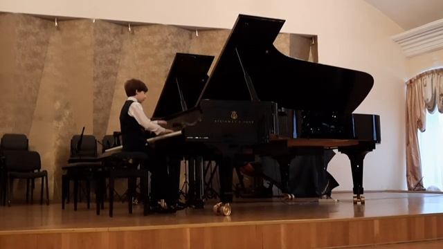 Кузякин Михаил. П.И.Чайковский Вальс ля-бемоль мажор соч. 40 N8. @Kuzyakin.M.V смотреть онлайн