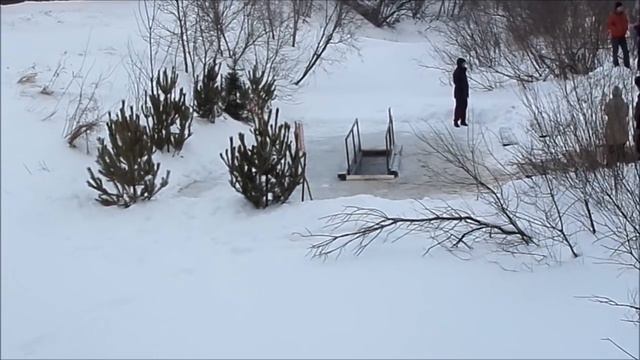 Купание в проруби на Крещение 19.01.2018 Первомайский район смотреть онлайн