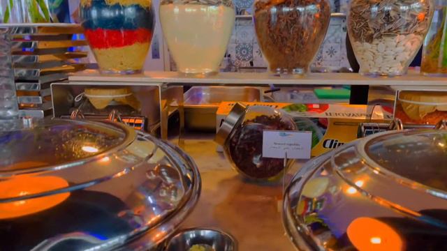 C Central Resort The Palm | Big on Breakfast смотреть онлайн