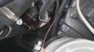 Уаз Патриот 2019. Шланги гура больше не трут кузов. Антифриз больше не выплескивается.