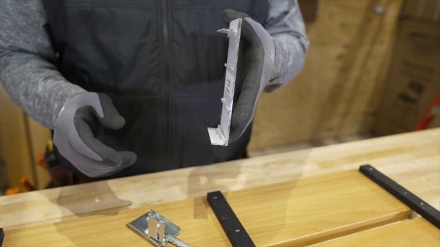 Solid Wood Panel Ceiling Installation | WOODWORKS Linear Solid Wood Panels | ARMSTRONG CEILINGS смотреть онлайн