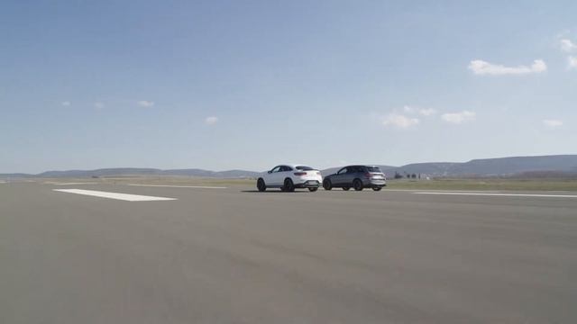 Mercedes-AMG GLC 63 S 4MATIC+ Coupé & Mercedes-AMG GLC 63 S 4MATIC+ - Scènes de conduite смотреть онлайн