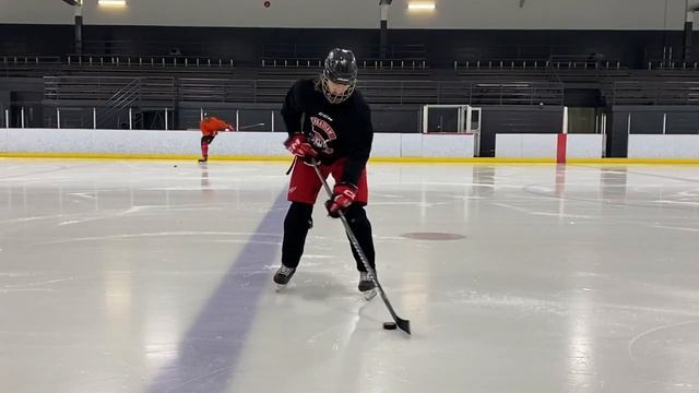 Фирменная разминка рук  на льду Макдэвида.