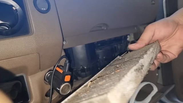 Nissan navara D40 Cabin filter replacement. #Navara #Pathfinder смотреть онлайн