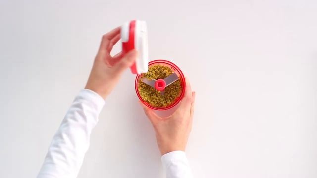 PRODUCT VIDEO #48 - Speedy Chopper Walnut Pesto Recipe (Tupperware Brands Philippines) смотреть онлайн