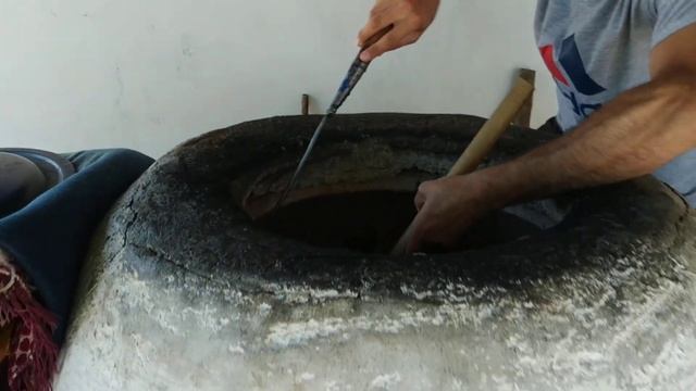 Кушаем самсу в Крыму между Судаком и Феодосией. смотреть онлайн