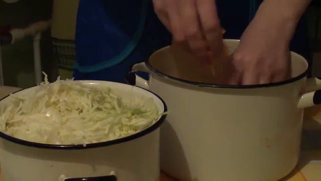 Квасим капусту. Интересный рецепт. Легко и просто ! смотреть онлайн