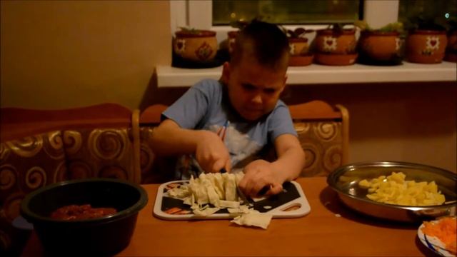 Фрикадельковый суп со свежей капустой. Готовим с Сеней смотреть онлайн