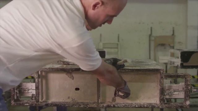 Производство поддонов и умывальников из литого мрамора RAVAK смотреть онлайн