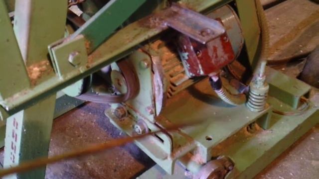 Самодельный рейсмусовый комбинированный деревообрабатывающий станок. Часть 1. смотреть онлайн