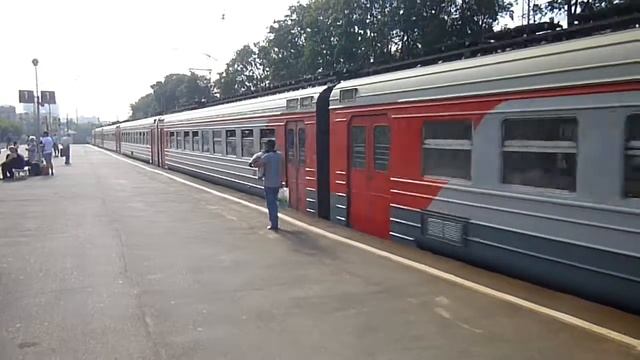 Электропоезд ЭД2Т-0043 Новоиерусалимская — Подольск, станция Тушино. смотреть онлайн