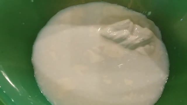 Блины на молоке и сметане. С субтитрами. Вкусно и быстро! смотреть онлайн