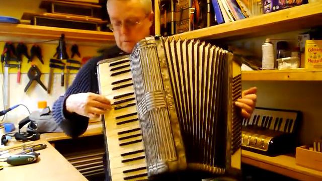 Hohner Verdi III sales demo смотреть онлайн