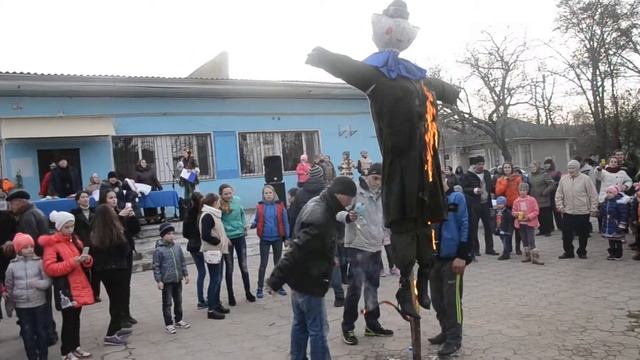 Широкая Масленица в Тарутино. Сжигание чучела. смотреть онлайн