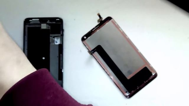 Разбор и замена дисплея на Lenovo S580 смотреть онлайн