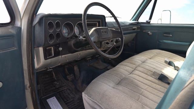 1990 Chevy Suburban Walk Around | Manual Transmission |