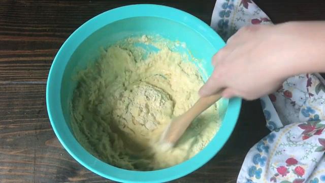 Easy Moist Cornbread Recipe смотреть онлайн
