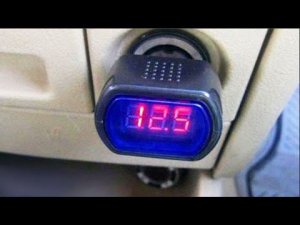 ПОЧЕМУ ОПЫТНЫЕ АВТОМОБИЛИСТЫ НЕ ИСПОЛЬЗУЮТ ВОЛЬТМЕТР В ПРИКУРИВАТЕЛЬ
