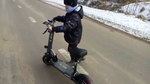Первый выезд на электрическом самокате куго м4
