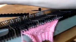 Вязание резинки на однофонтурной машине НЕВА-2. часть 3. Машинное вязание для начинающих.