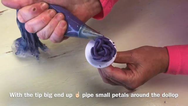 How To Pipe A Buttercream Succulent Mountain Rose смотреть онлайн