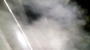 -20 на улице. льем кипяток на лобовое стекло