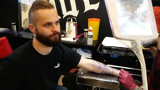 Делаем татуировку в Лондоне смотреть онлайн