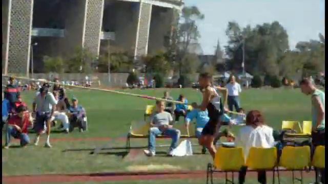 380cm Pole Vault смотреть онлайн