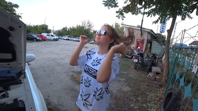 Таня не хочет быть толстой, но пончики кушает:) Отмыли машину после трассы смотреть онлайн