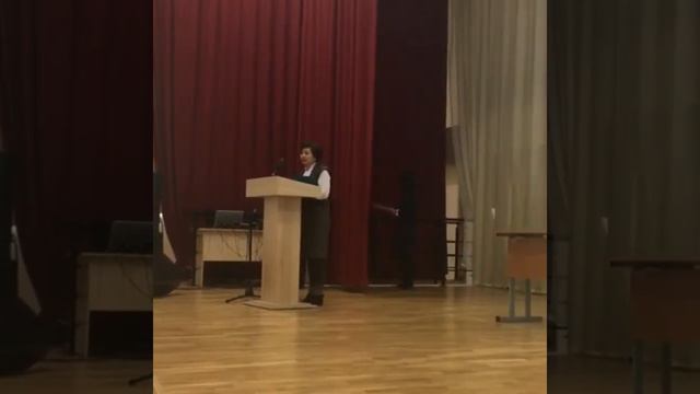 Учитель физики говорить на английском языке после обучение 10 месяцев смотреть онлайн